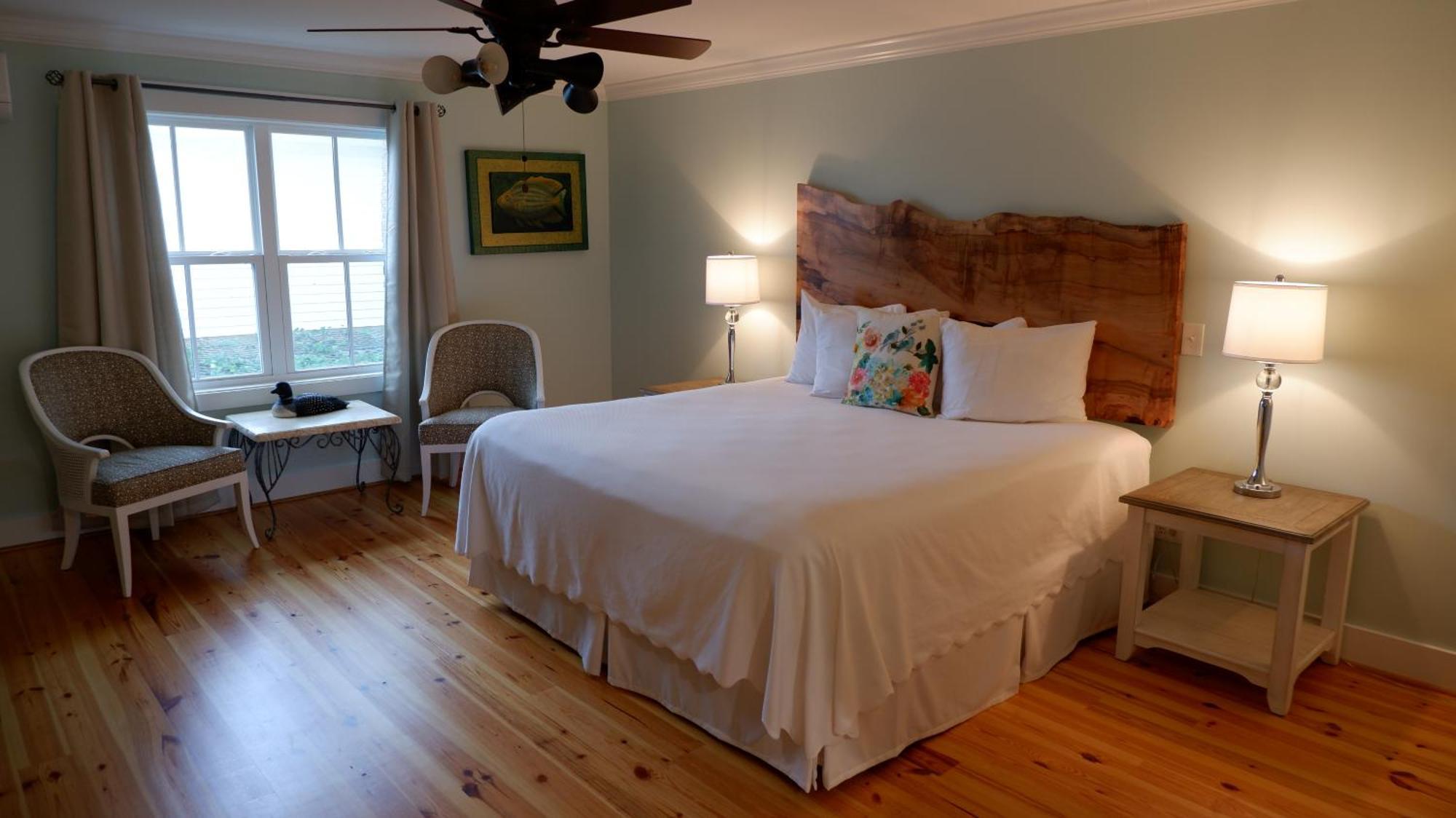Beachview Inn And Spa タイビーアイランド エクステリア 写真