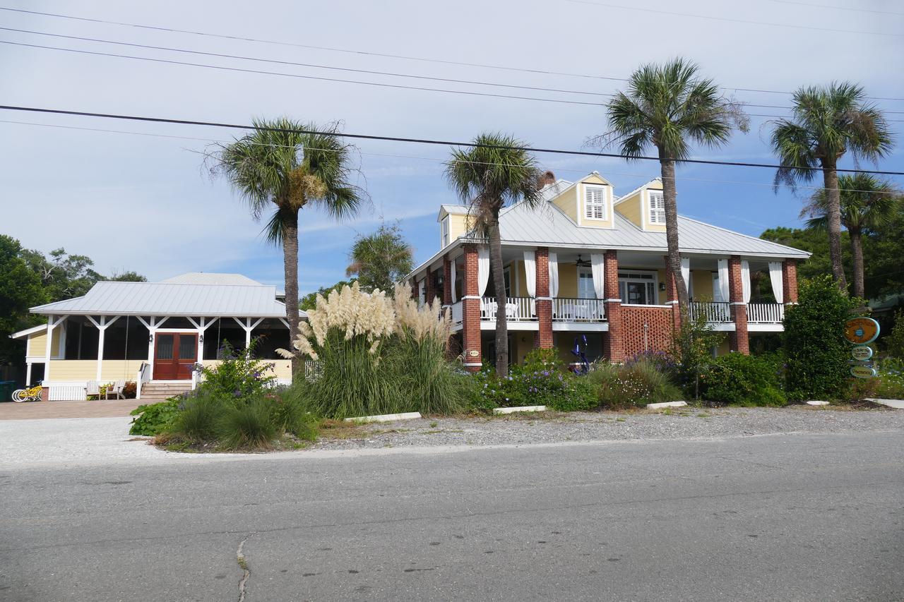 Beachview Inn And Spa タイビーアイランド エクステリア 写真