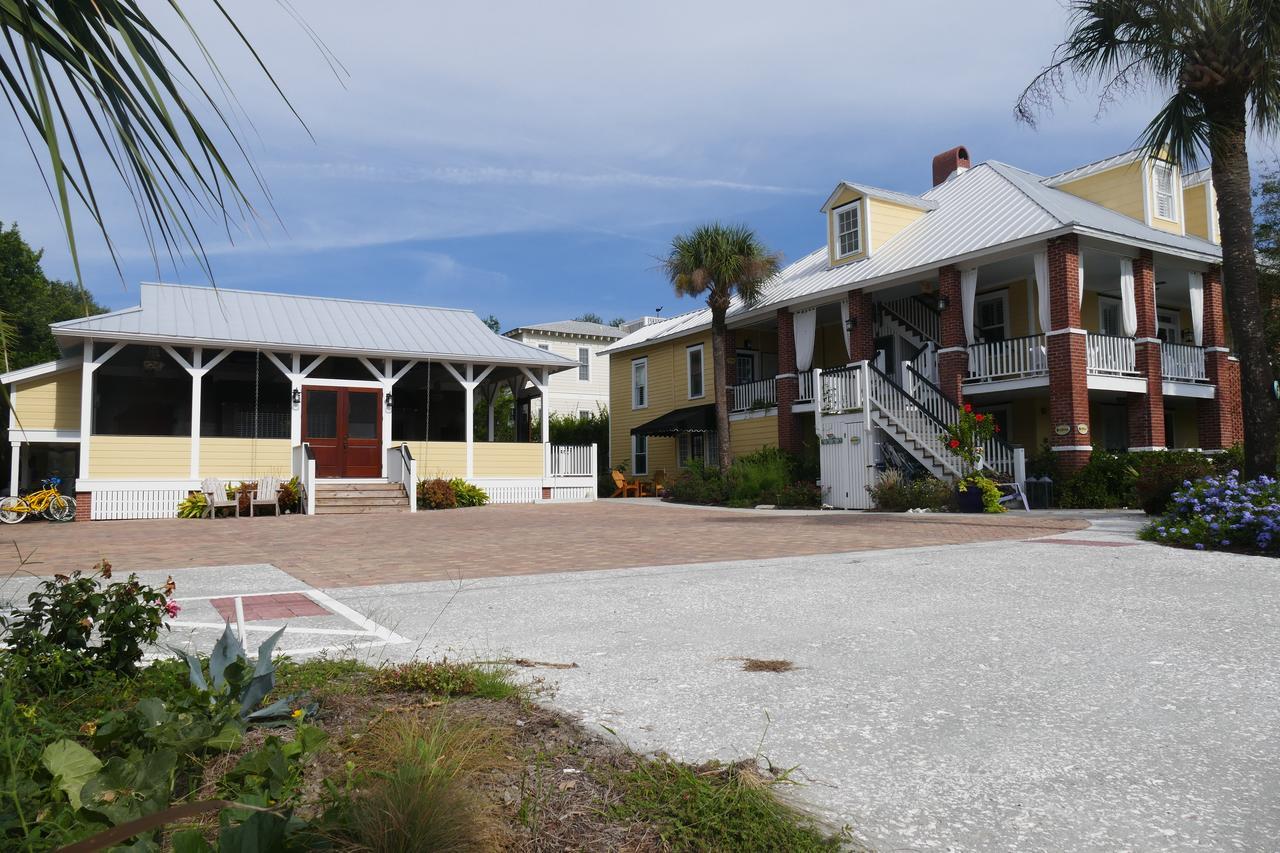 Beachview Inn And Spa タイビーアイランド エクステリア 写真