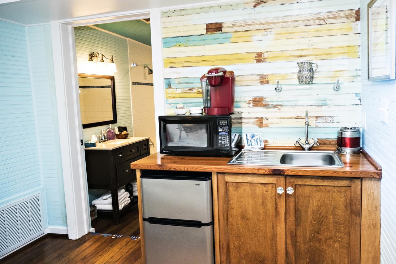 Beachview Inn And Spa タイビーアイランド エクステリア 写真